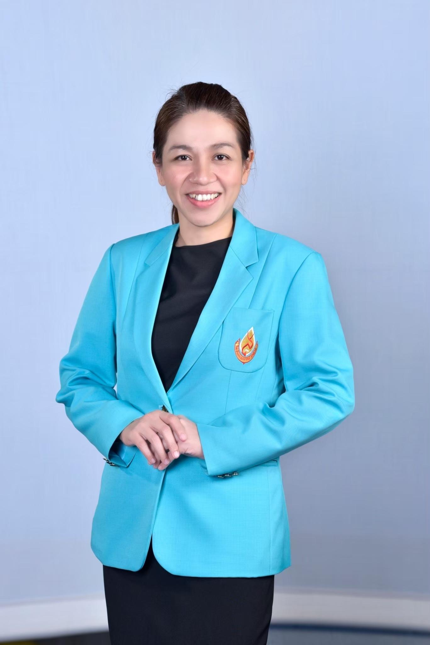 https://www.web.bcnsurat.ac.th/wp-content/uploads/2024/06/LINE_ALBUM_รูปสูทเขียว-2566_240604_69.jpg
