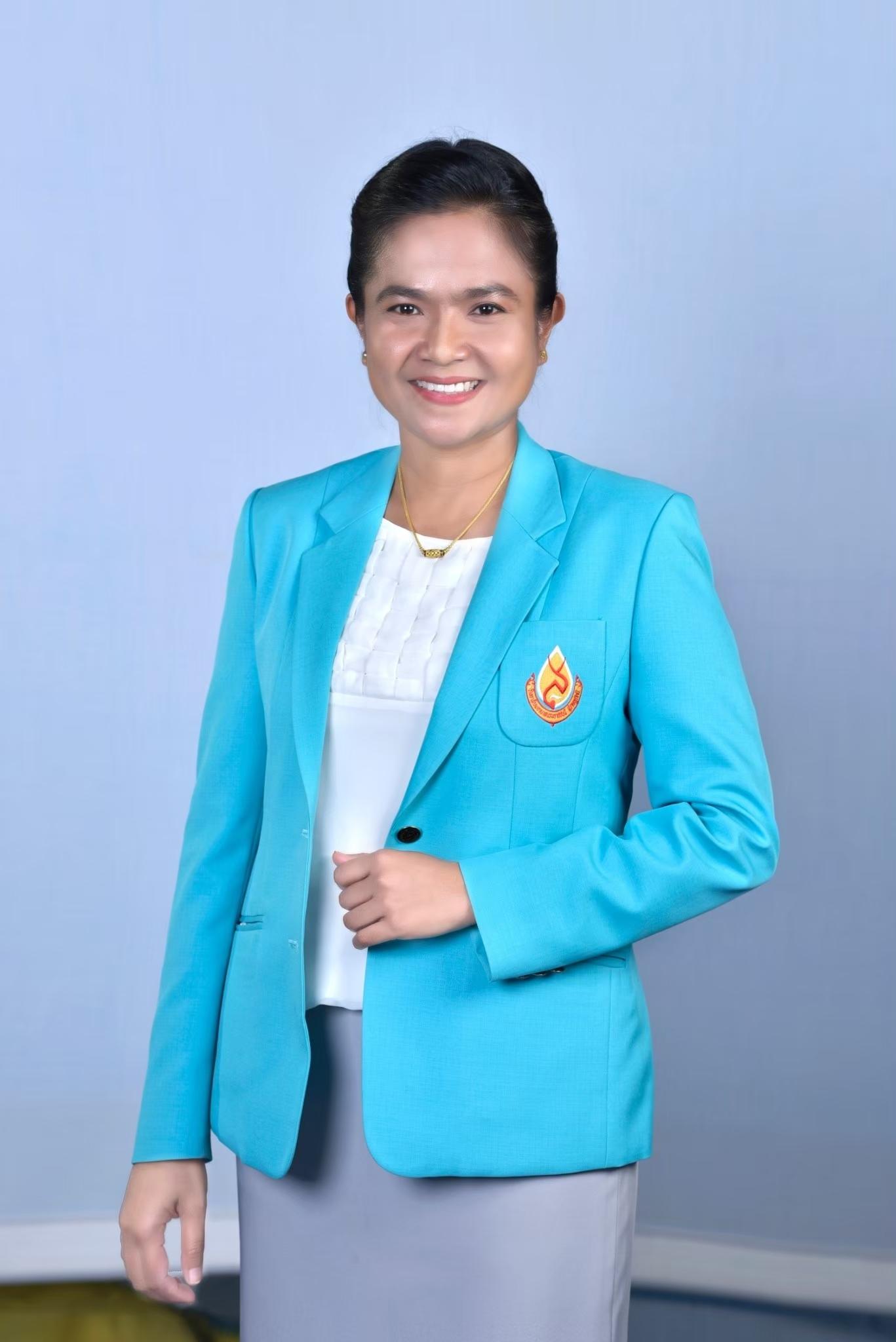 https://www.web.bcnsurat.ac.th/wp-content/uploads/2024/06/LINE_ALBUM_รูปสูทเขียว-2566_240604_92.jpg