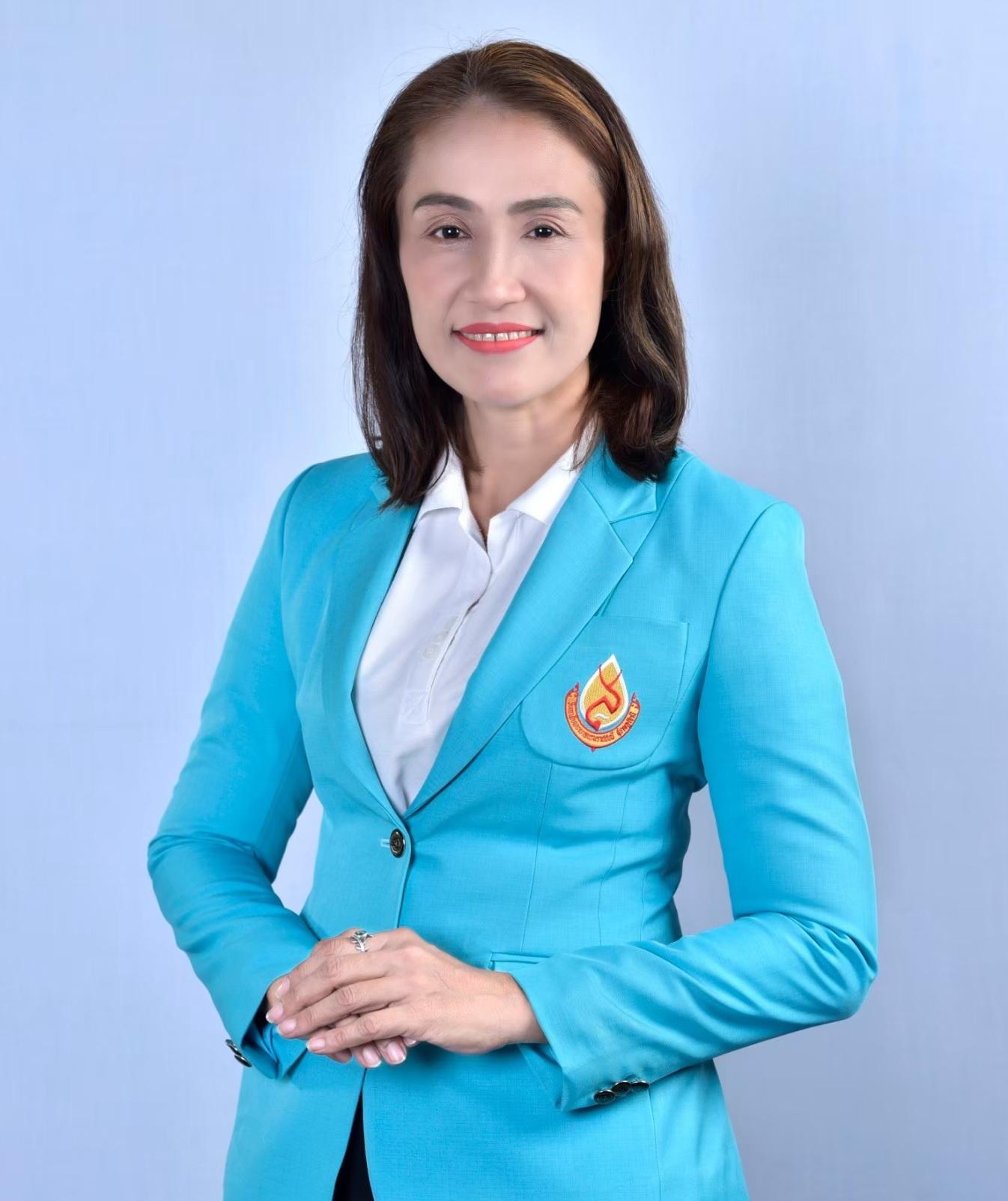 https://www.web.bcnsurat.ac.th/wp-content/uploads/2024/07/LINE_ALBUM_รูปสูทเขียว-2566_240604_45.jpg