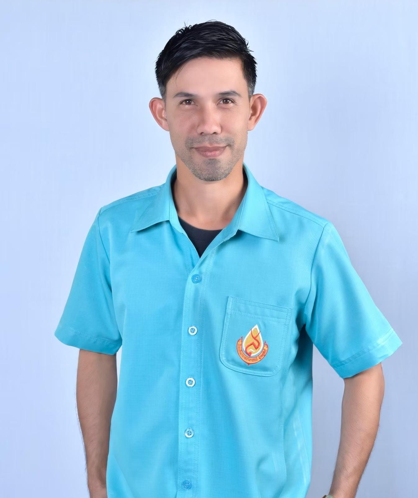 https://www.web.bcnsurat.ac.th/wp-content/uploads/2024/07/LINE_ALBUM_รูปสูทเขียว-2566_240604_79.jpg