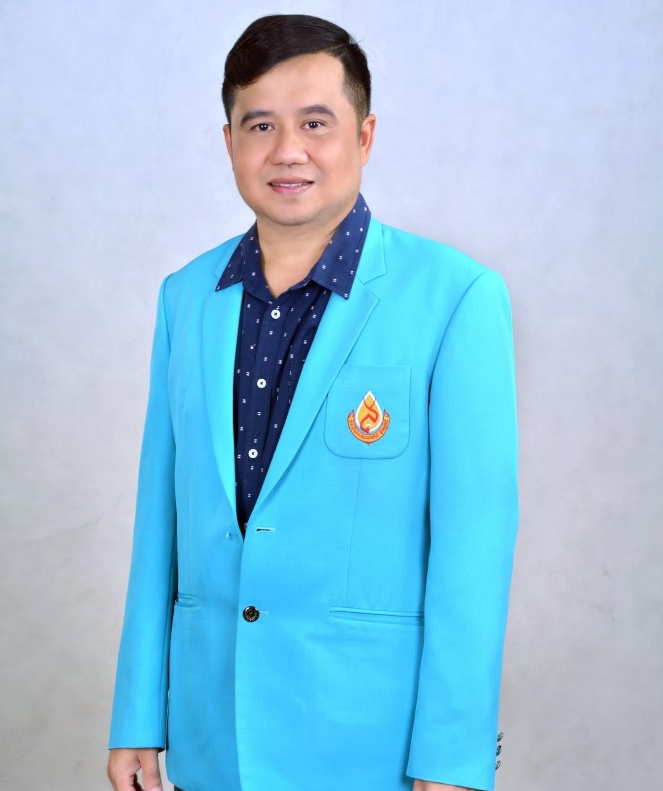 https://www.web.bcnsurat.ac.th/wp-content/uploads/2024/07/LINE_ALBUM_รูปสูทเขียว-2566_240716_12-1.jpg