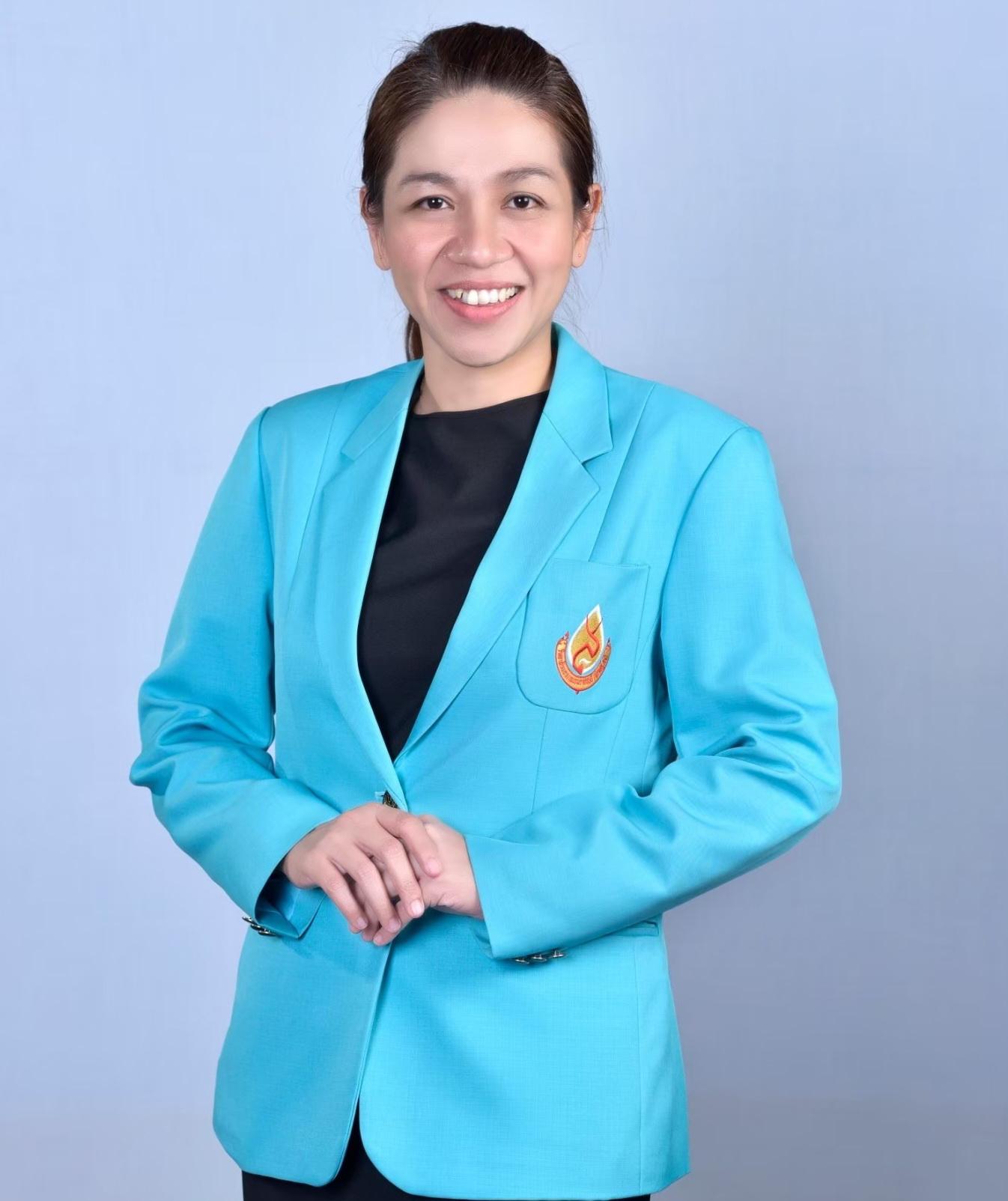 https://www.web.bcnsurat.ac.th/wp-content/uploads/2024/07/LINE_ALBUM_รูปสูทเขียว-2566_240716_27.jpg