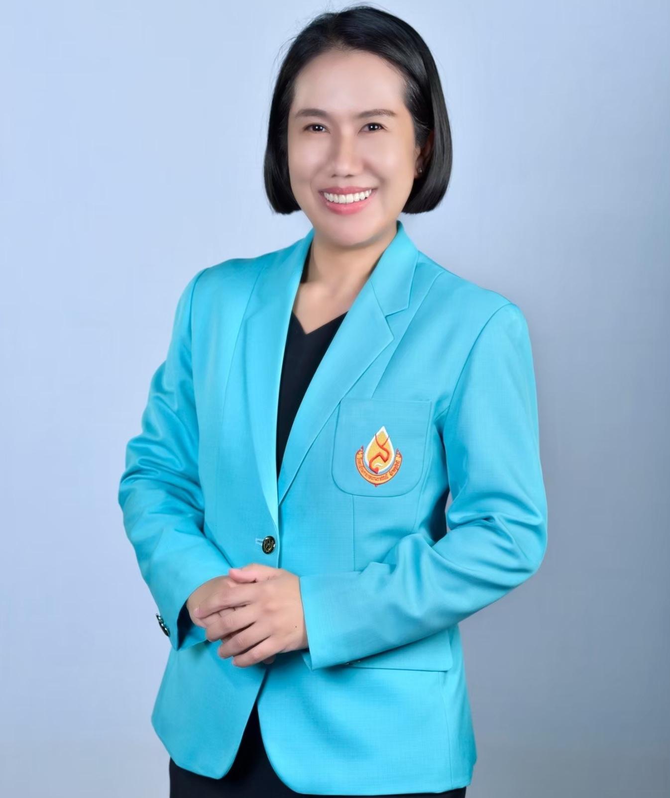 https://www.web.bcnsurat.ac.th/wp-content/uploads/2024/07/LINE_ALBUM_รูปสูทเขียว-2566_240716_3.jpg