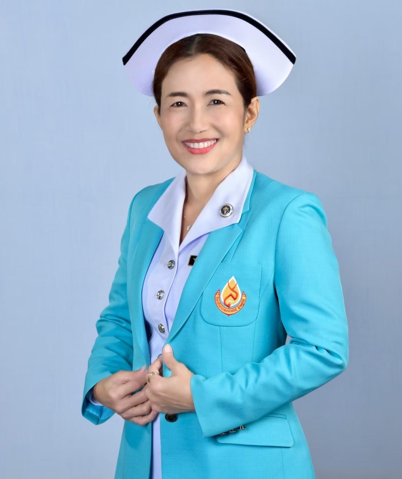 https://www.web.bcnsurat.ac.th/wp-content/uploads/2024/07/LINE_ALBUM_รูปสูทเขียว-2566_240716_38.jpg
