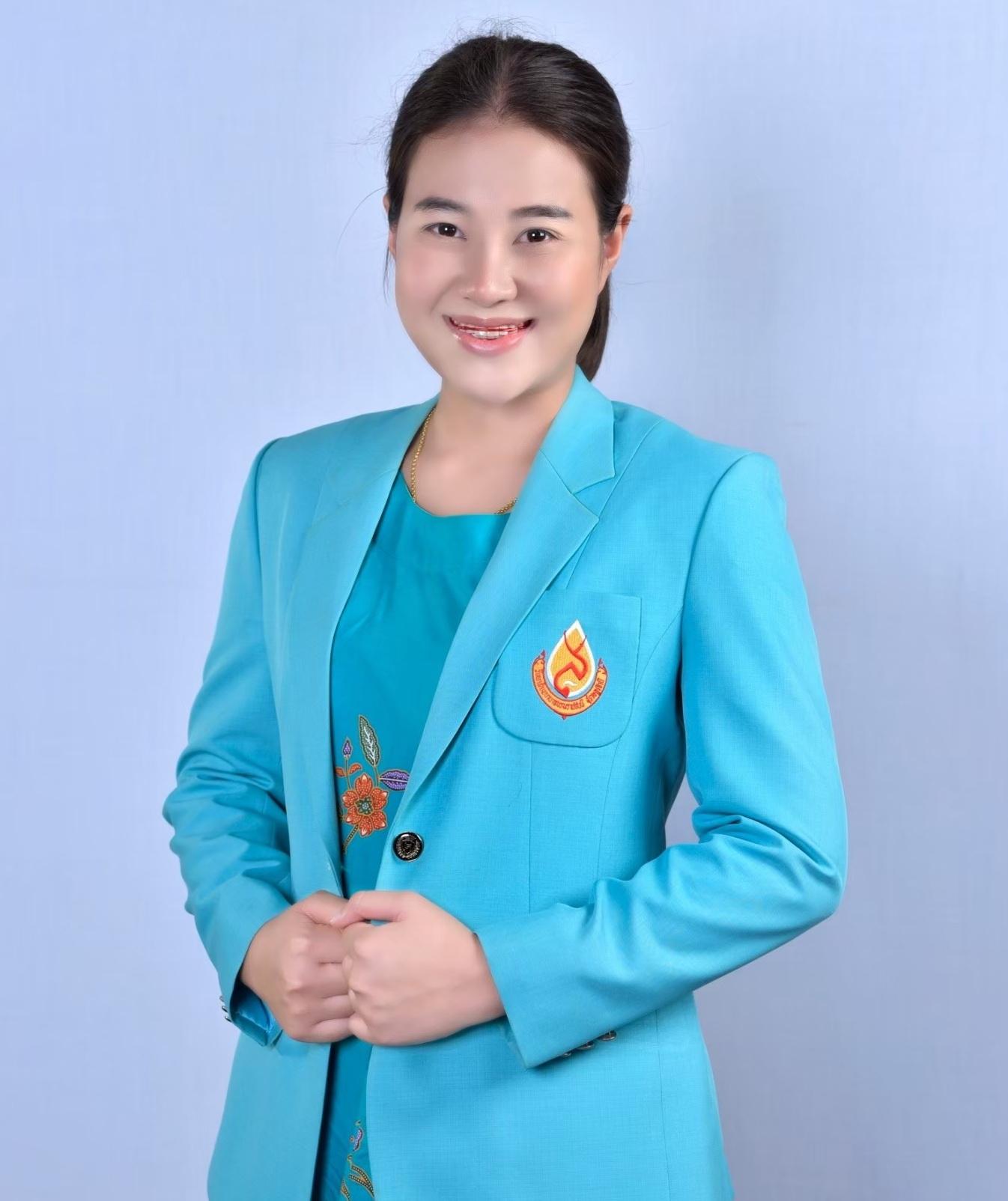 https://www.web.bcnsurat.ac.th/wp-content/uploads/2024/07/LINE_ALBUM_รูปสูทเขียว-2566_240716_6.jpg