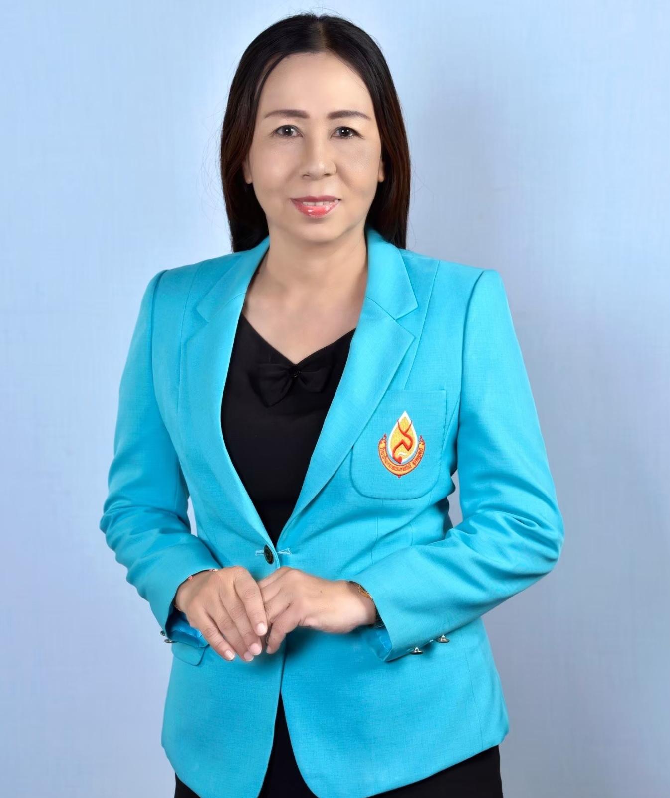 https://www.web.bcnsurat.ac.th/wp-content/uploads/2024/08/LINE_ALBUM_รูปสูทเขียว-2566_240604_53.jpg