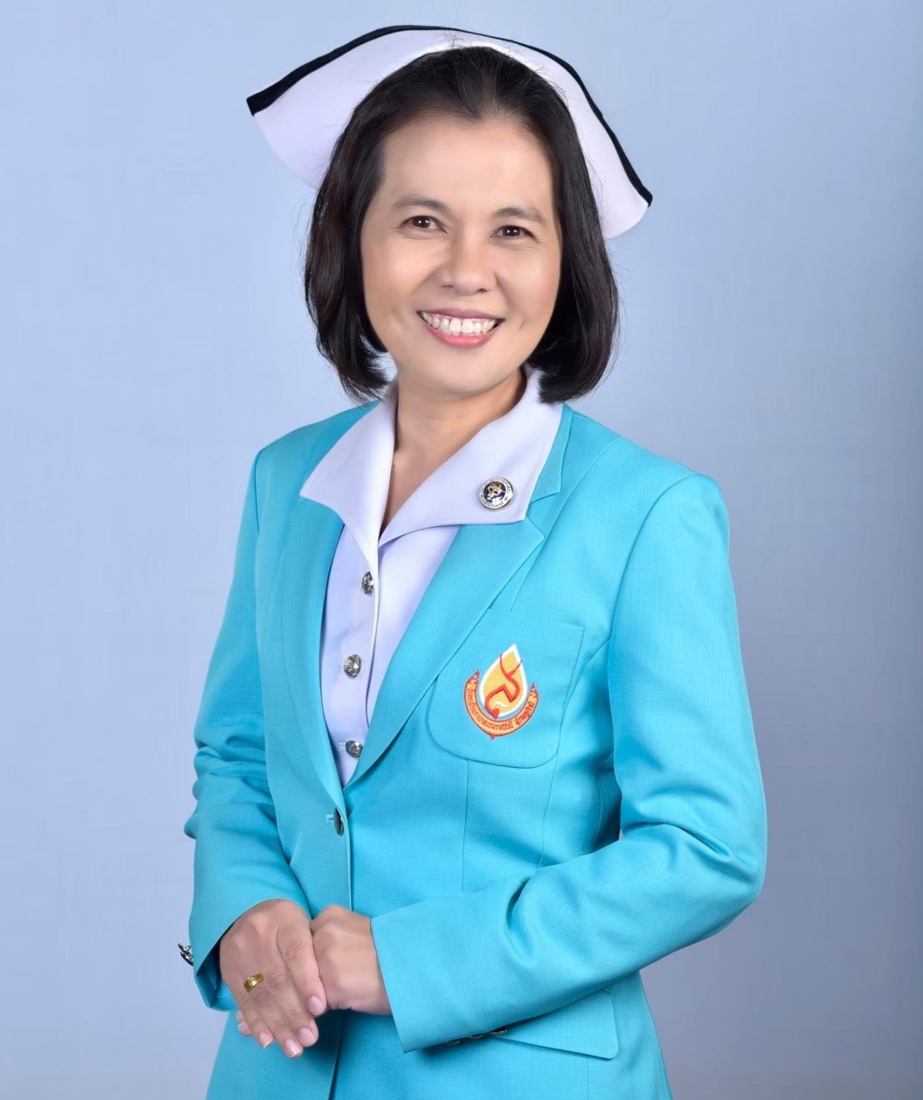 https://www.web.bcnsurat.ac.th/wp-content/uploads/2024/08/LINE_ALBUM_รูปสูทเขียว-2566_240716_31.jpg