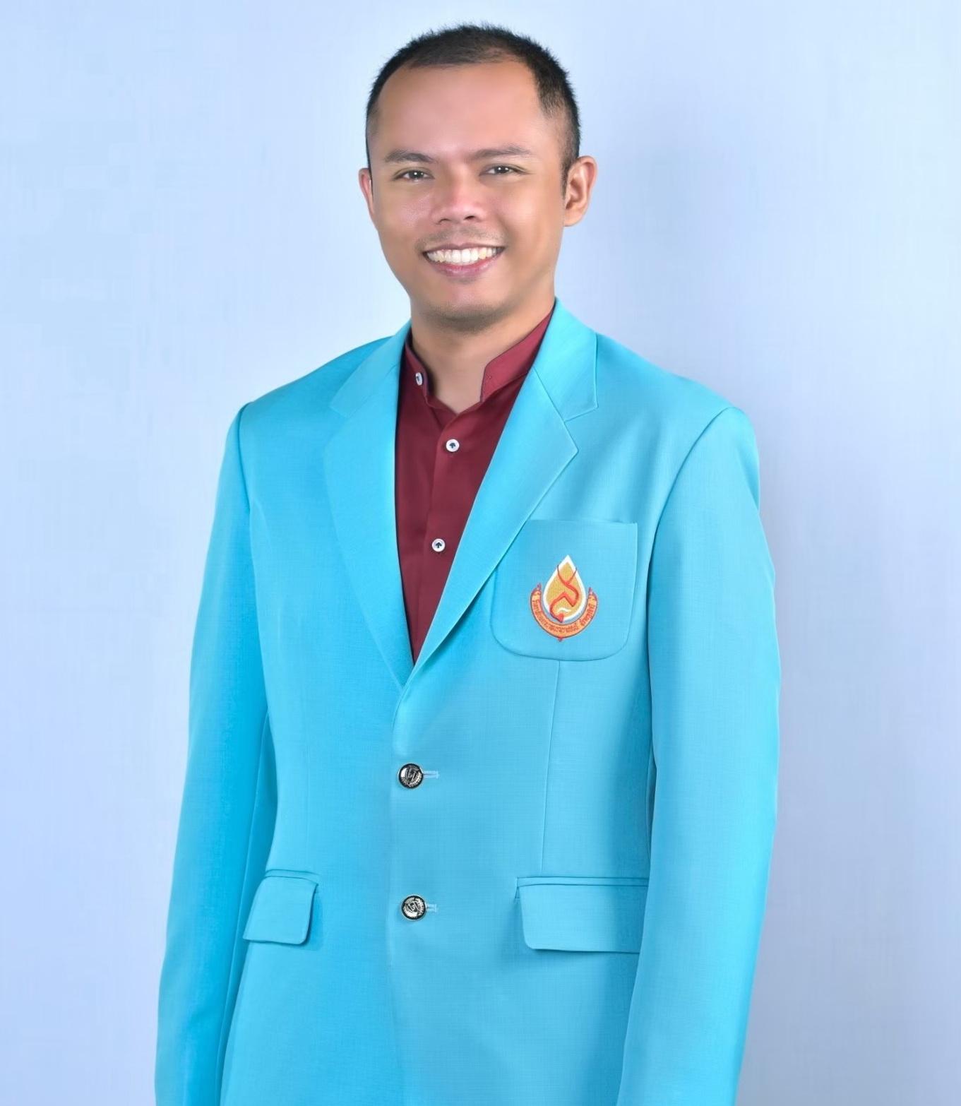 https://www.web.bcnsurat.ac.th/wp-content/uploads/2024/11/LINE_ALBUM_รูปสูทเขียว-2566_๒๔๐๑๐๘_32.jpg